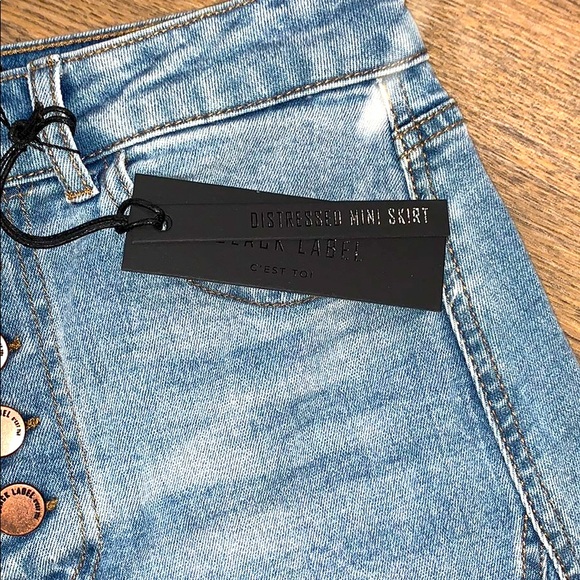 NWT button fly denim skirt - Picture 4 of 4